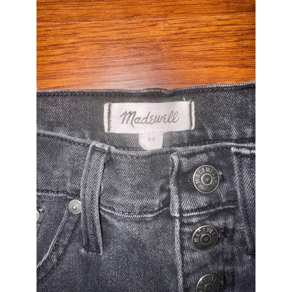 Madewell High-Rise Button-Fly Denim Shorts Washed Black Raw Hem Size 24 RN77388